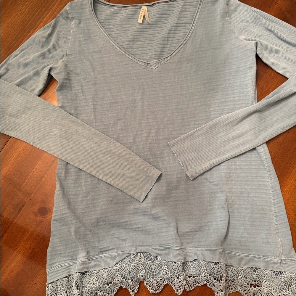 ⭐️Roper Women's Long Sleeve Lace Trim Top - Light blue